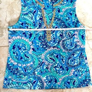 Nice summer tank in a light swimsuit stretchy material. XL